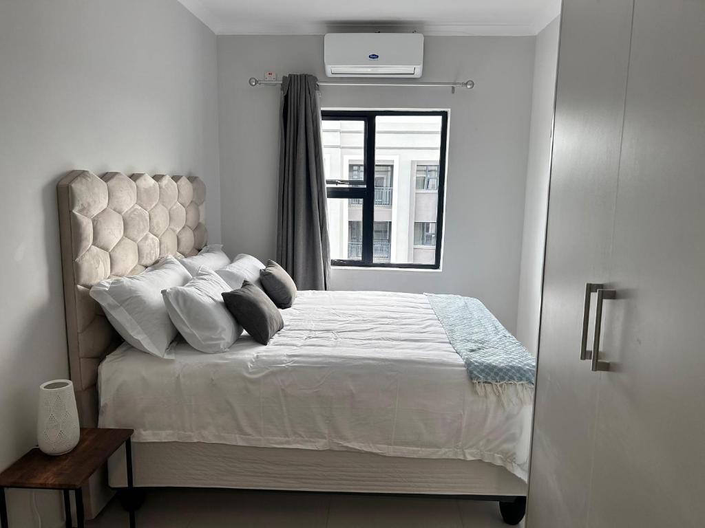 Sarona Bliss, Gaborone