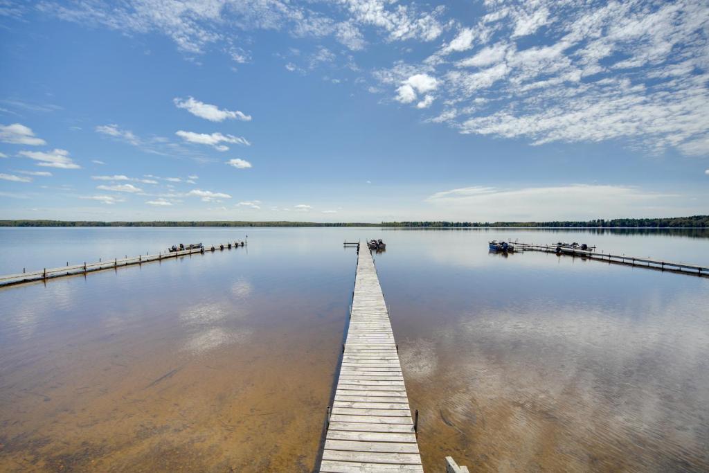 Convenient Cabin with Access to 3 Boat Docks!, Northwoods Beach