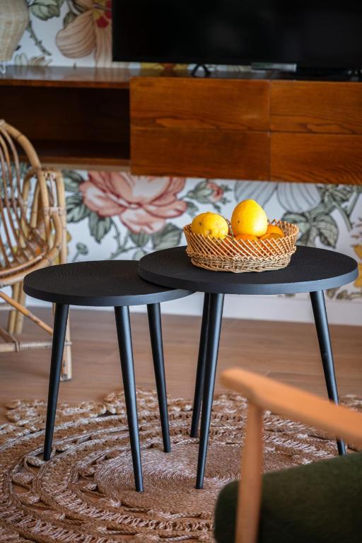 Les Orangers, Charmant studio avec coin nuit, incroyable vue sur la ville et la mer, parking - 2