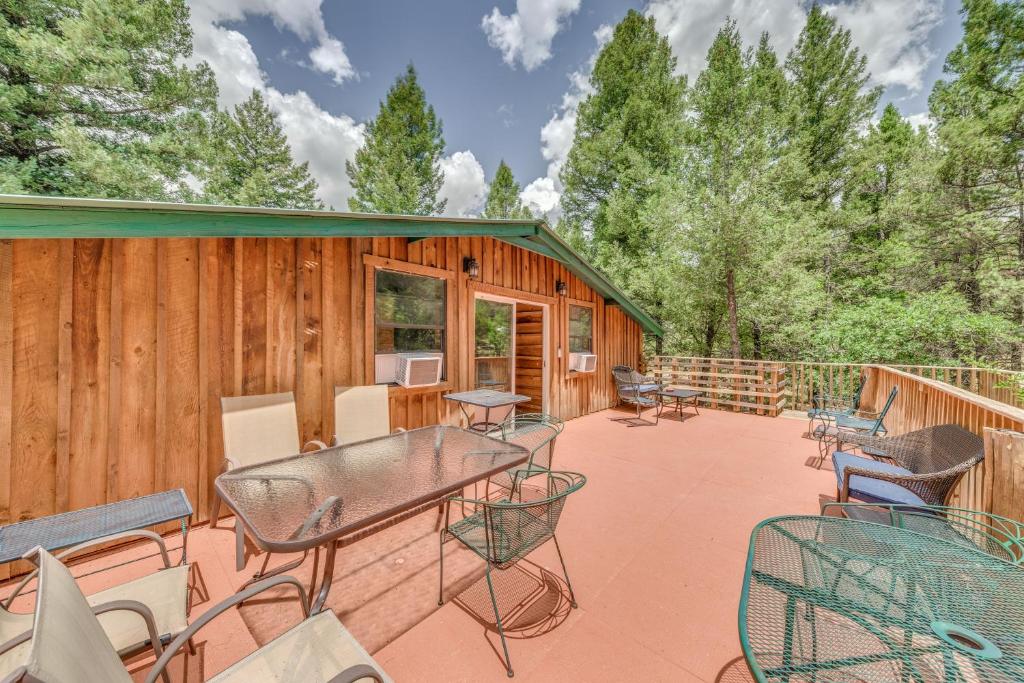 Cozy Mountaintop Retreat Less Than 6 Mi to Ski Cloudcroft!, Cloudcroft