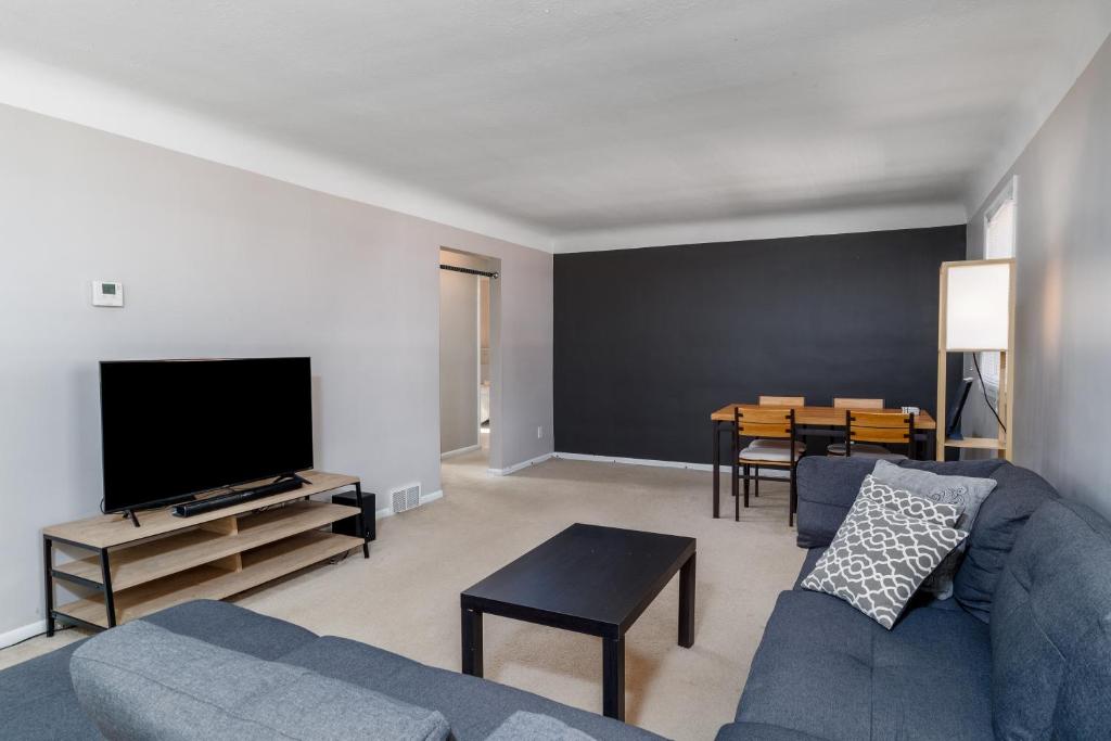 Upstairs Unit in Rocky River, Rocky River