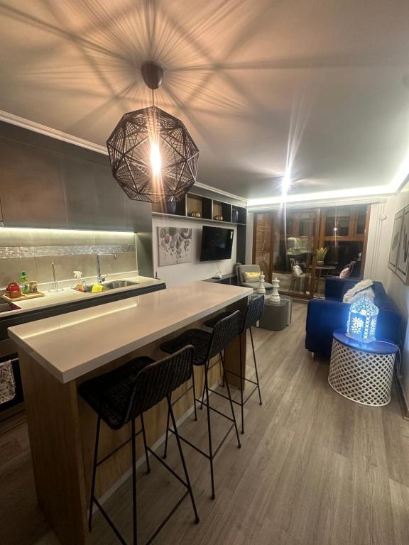 Luminoso Departamento 2D, Los Ángeles