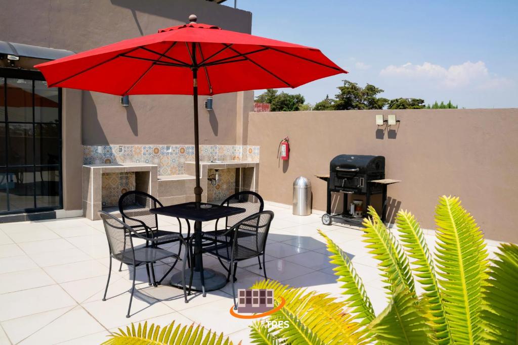 S08 MASTER SUITE Premium TEC CEM con Cocineta WiFi Balcón Parking Terraza - 3