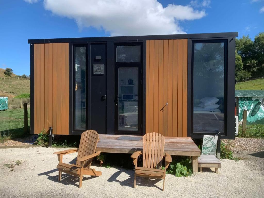 Stone Cabin by Tiny Away, Huiroa