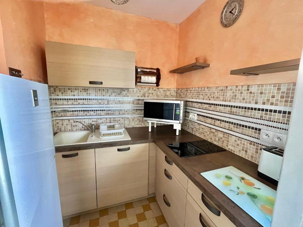 Studio confortable avec parking au centre-ville - FR-1-716-78 - 2