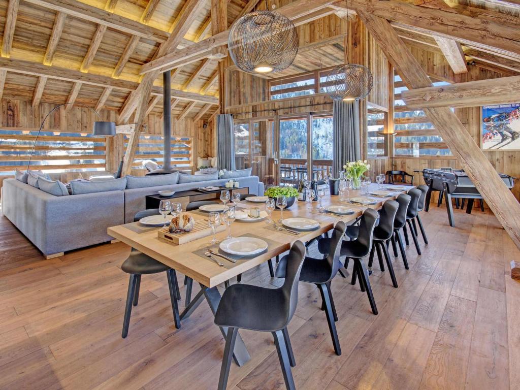 Chalet 5★, 15 pers, piscine intérieure, vue montagnes, 7 ch, terrasse, animaux acceptés - FR-1-304-299 - 3