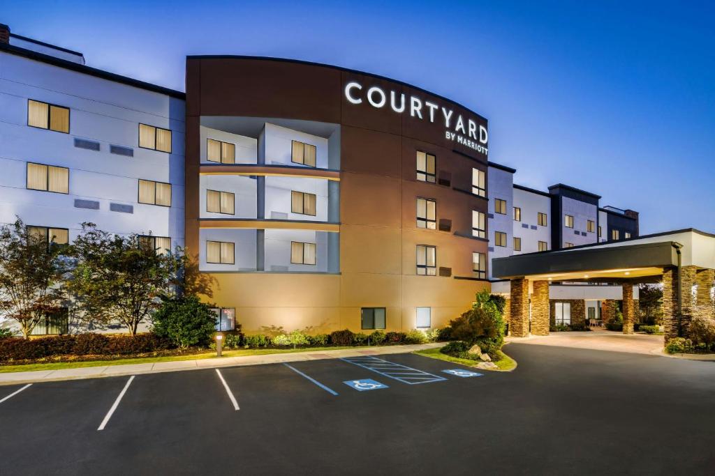 Courtyard by Marriott Auburn, Auburn