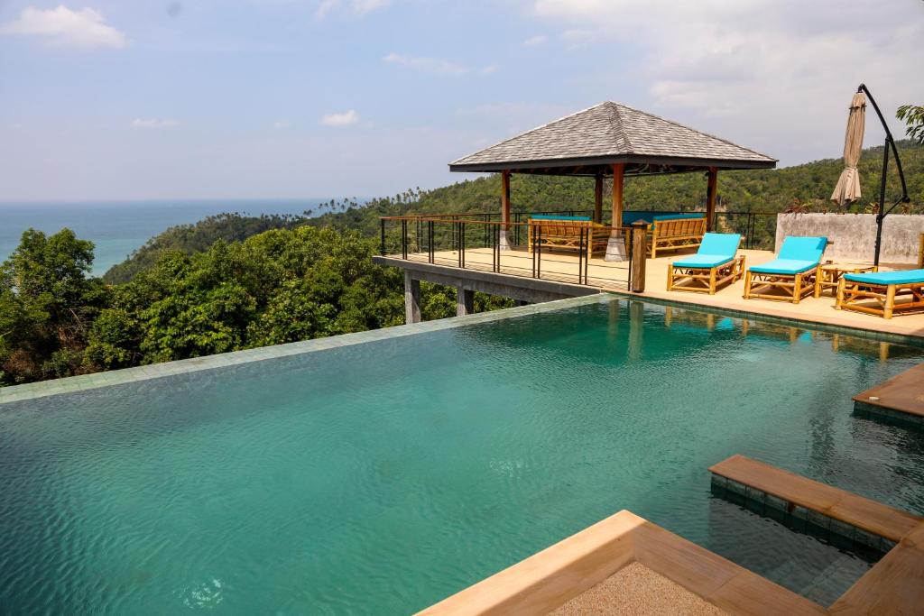 Baan Sanuk, Salad pláž