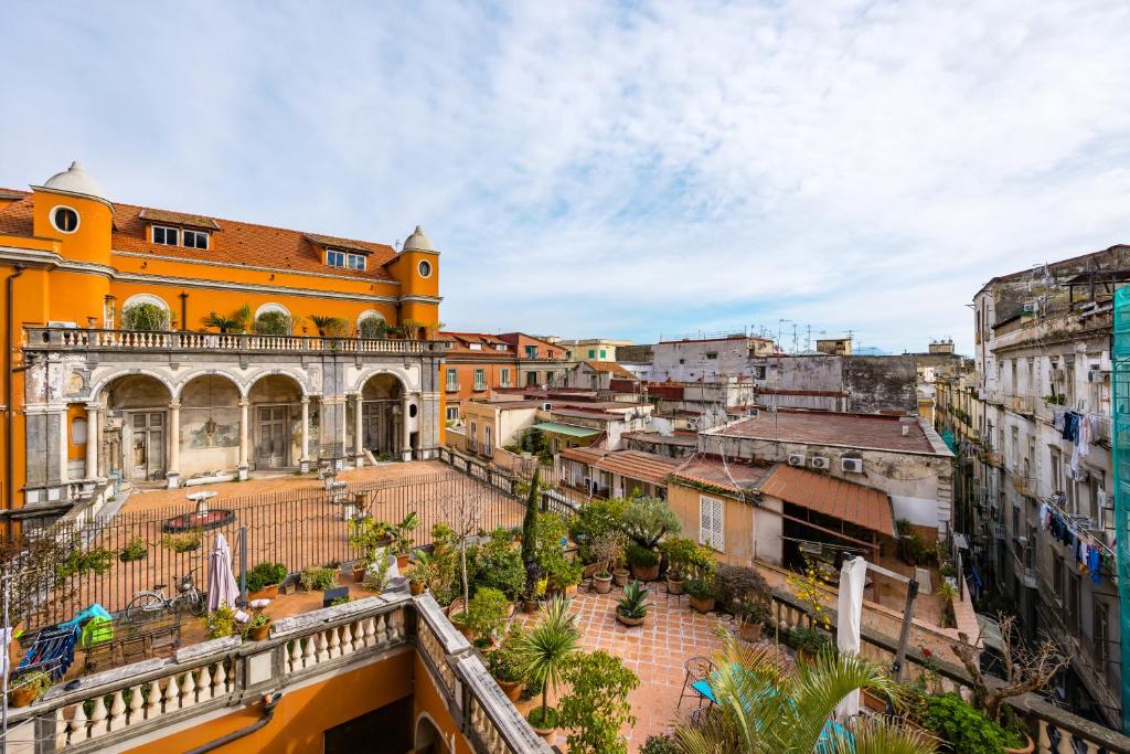 Palazzo Maddaloni Sweet Home By NapoliApartments - 4