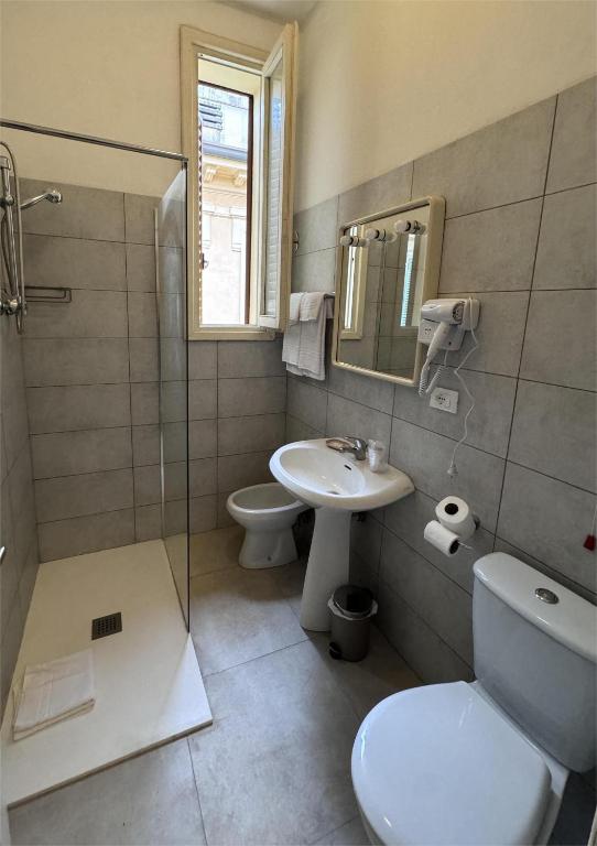 Hotel Ely - 4
