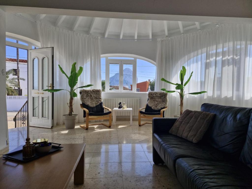 Villa Romantica by Theka Services - 4