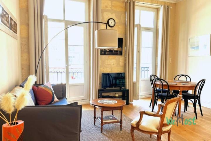 Attractive T2 flat on Place de la Bourse, Bordeaux
