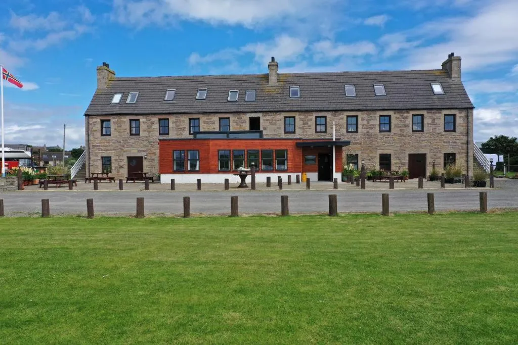 The Sands Hotel, Orkney, hotel in Burray Village