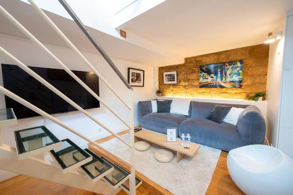 Cozy Artist Loft - 2