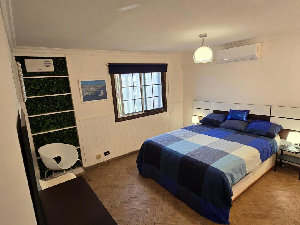 2-Bed Apt Sleeps 4 Steps out on to the Pool - 2