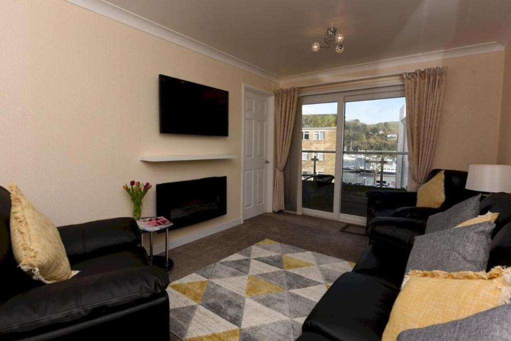 Dartside 9, Dartmouth