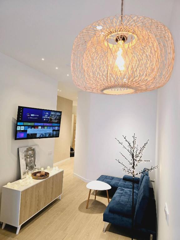 Cozy Retreat in Heart of Valencia Perfect for Couples n Families - 2