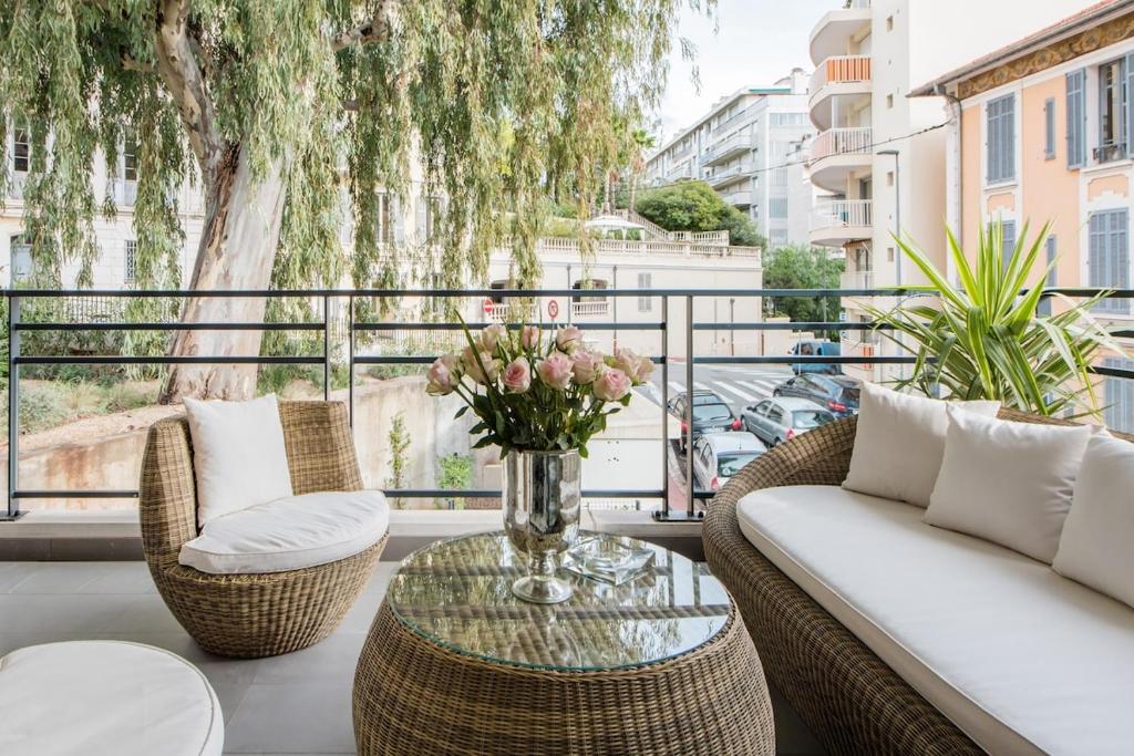 Luxueux appartement proche de la Croisette avec grande terrasse aménagée - 1