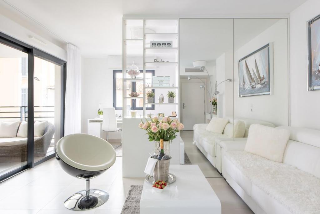 Luxueux appartement proche de la Croisette avec grande terrasse aménagée - 2