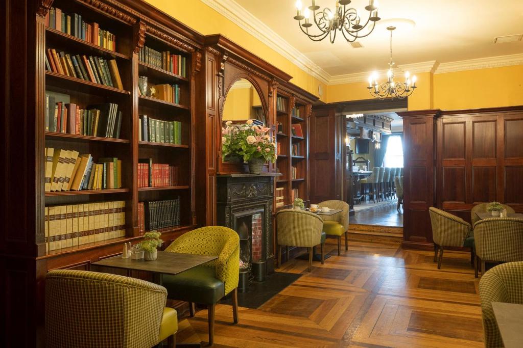 Cahir House Hotel