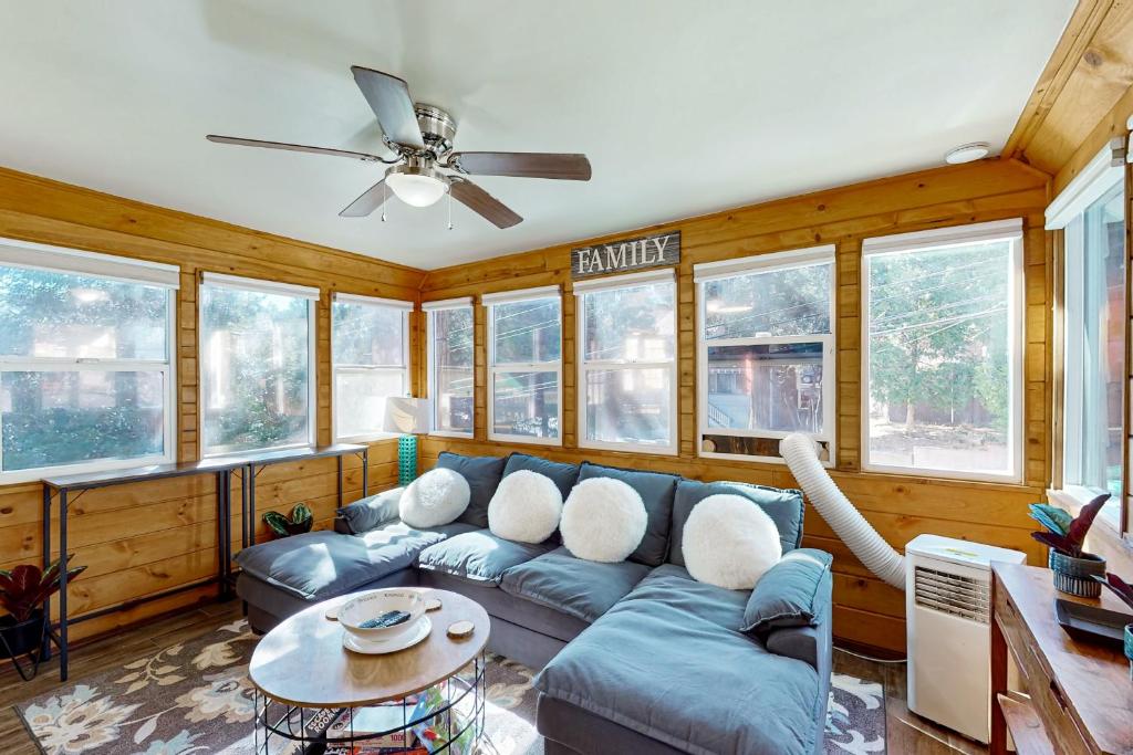 The Cozy Timber, Lake Arrowhead