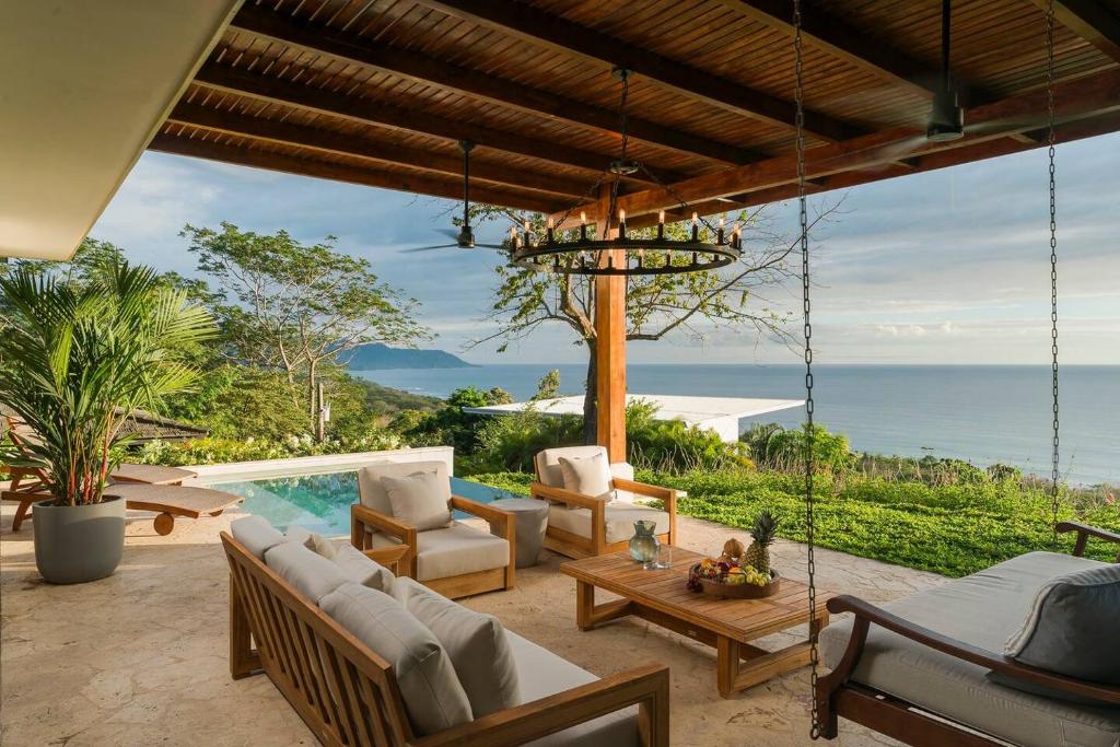 Casa Colibri - Stunning Ocean View, Playa Santa Teresa