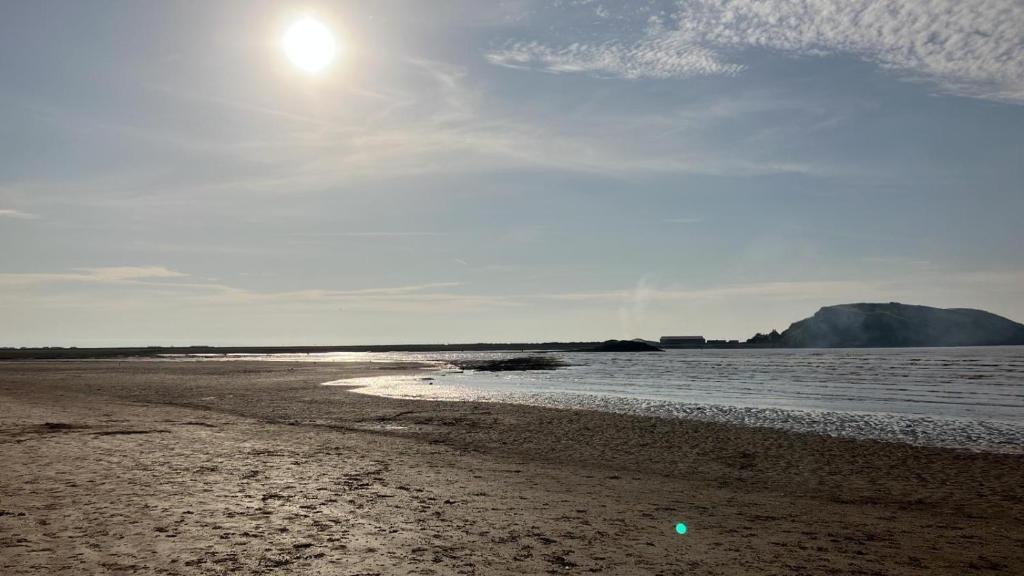 Pet-Friendly Boutique Beach Retreat, Weston-super-Mare photo 6