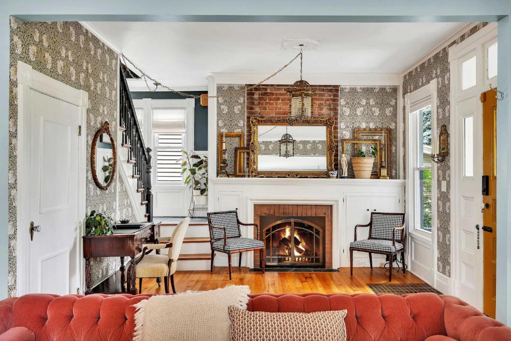 Spacious Home with Yard and Patio, 2 Mi to Dtwn Troy, Troy