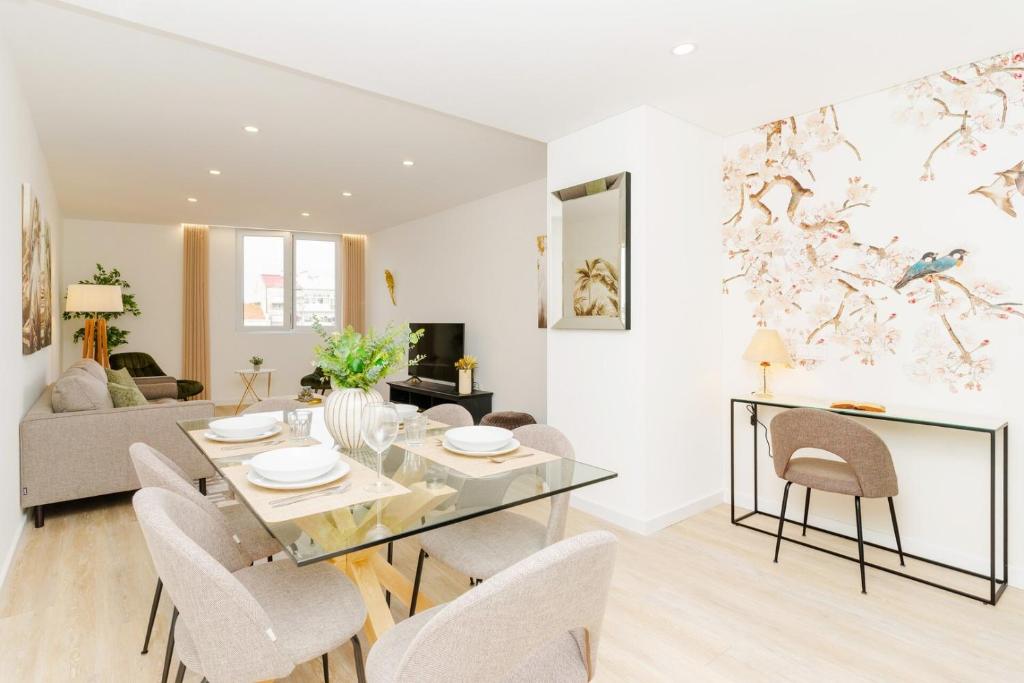 Spacious and modern flat with AC 1 min from metro, Porto