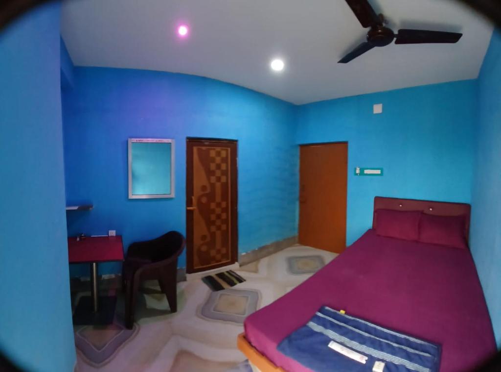 Hotel svr, Padmalābhpur