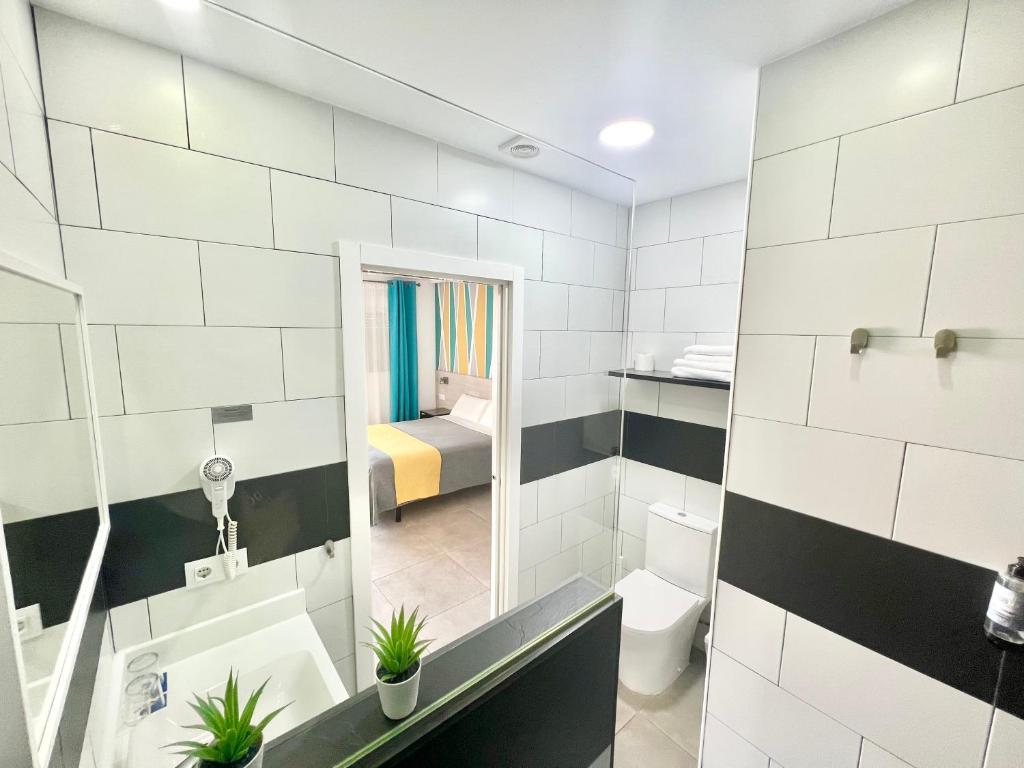 DORI ROOMS - Hostal - 5