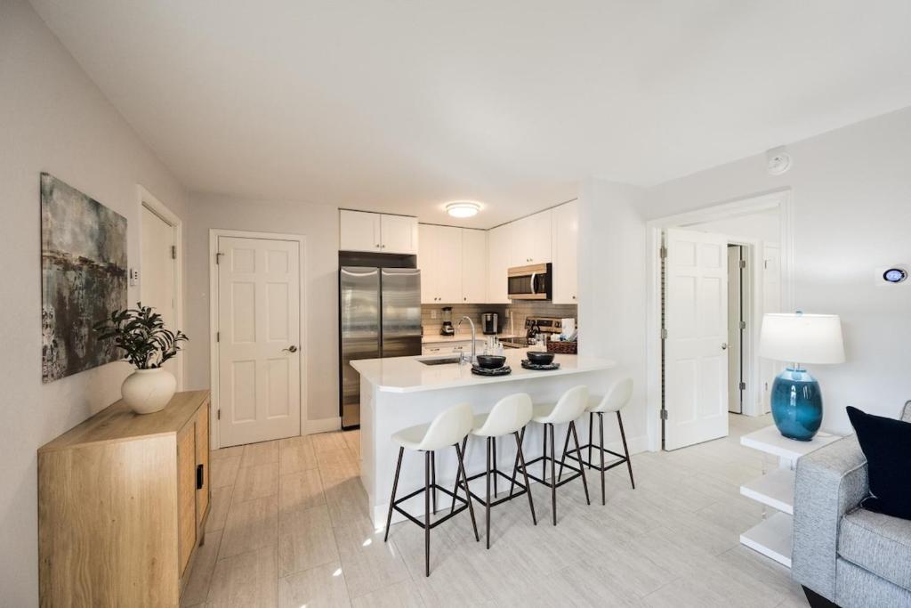 LeMarquis, Old Naples Condo, Near Beach&Downtown, Naples