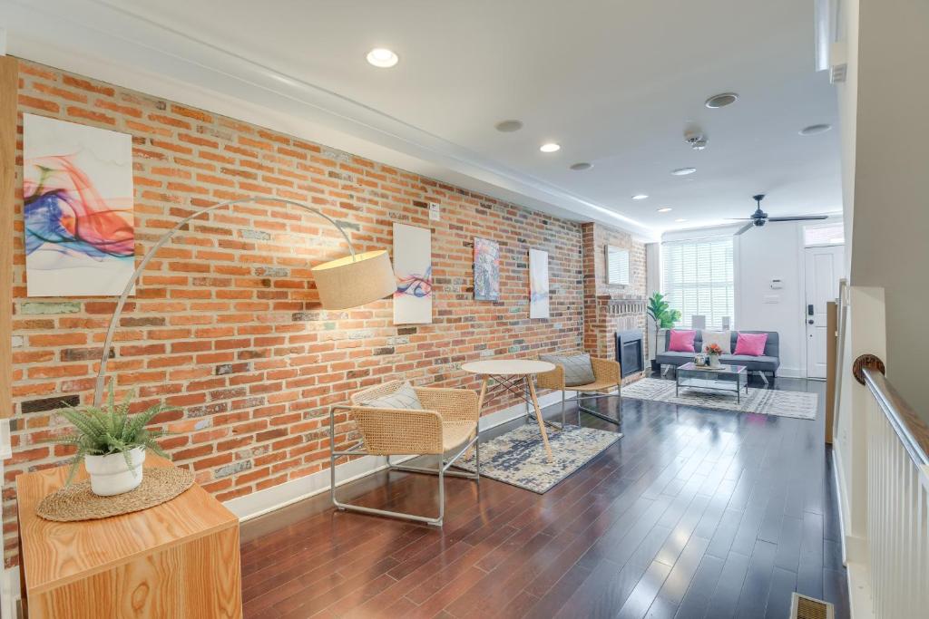 Rooftop Patio with View Baltimore Retreat, Baltimore