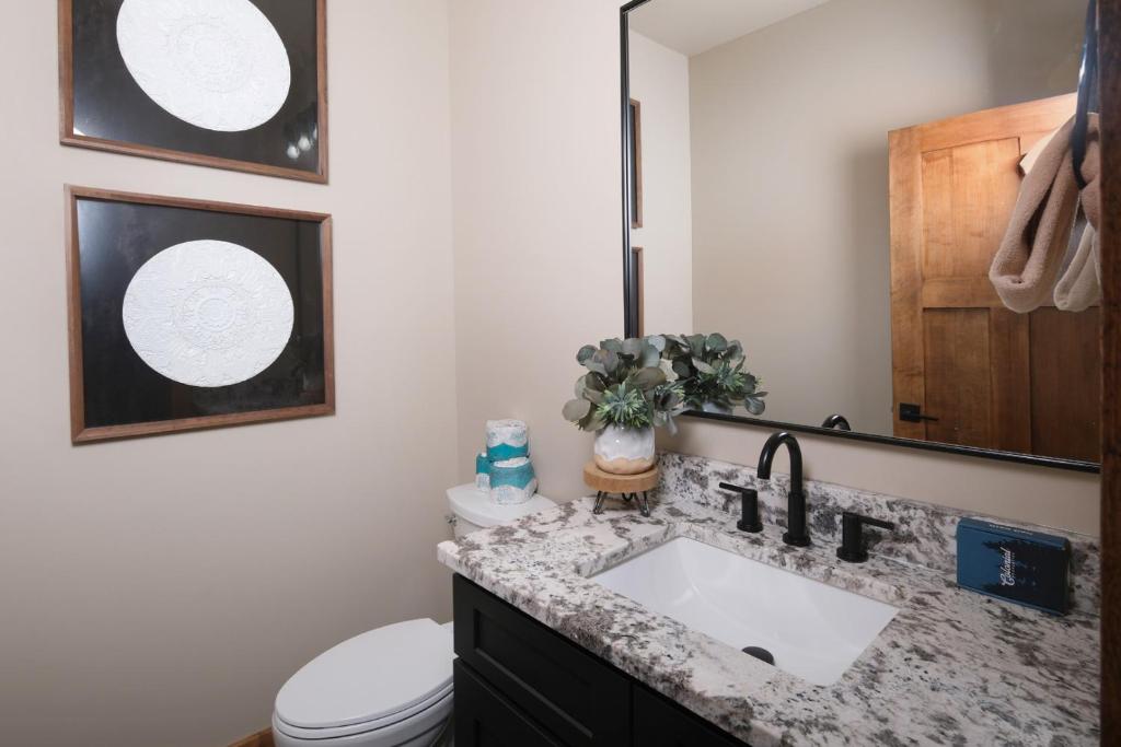 Smoky Skies, Sevierville