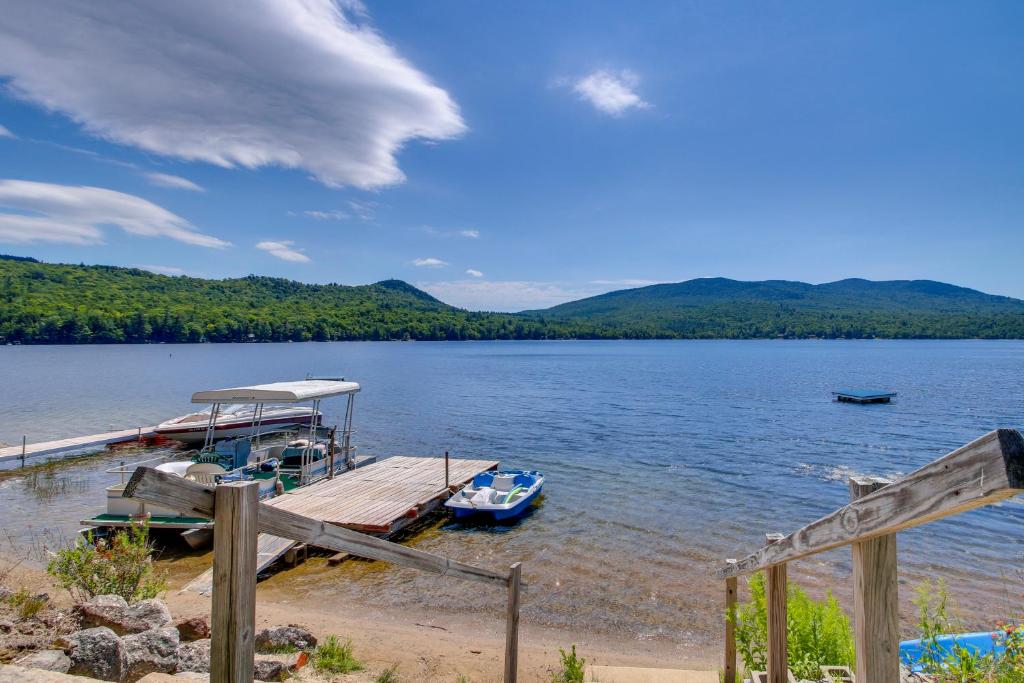 Lake Stinson Cottage with Sunroom and Shared Dock! 전경