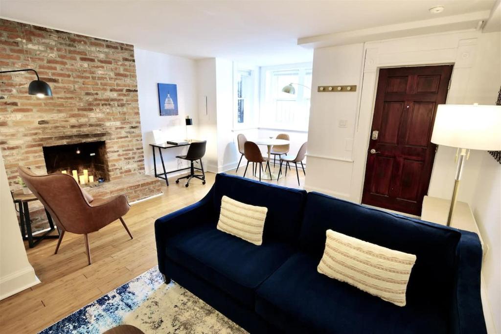 Quiet Escape in the Heart of the City - Street Parking, Washington