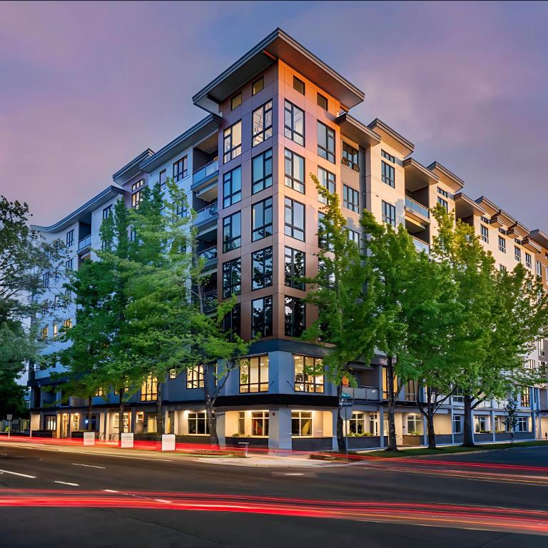 The Manor - Alexandria, Alexandria