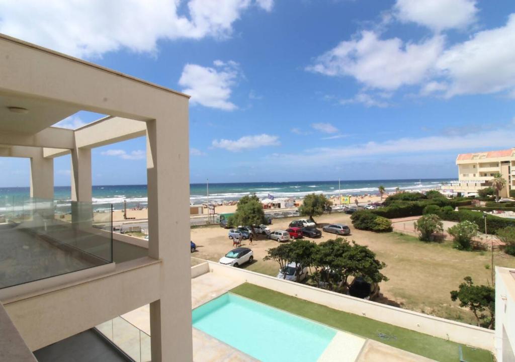 Sea & Pool Apartment, Casa Santa