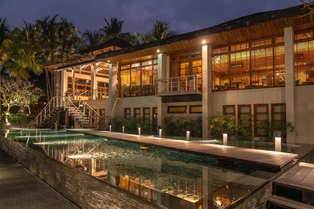 Chapung Sebali Resort