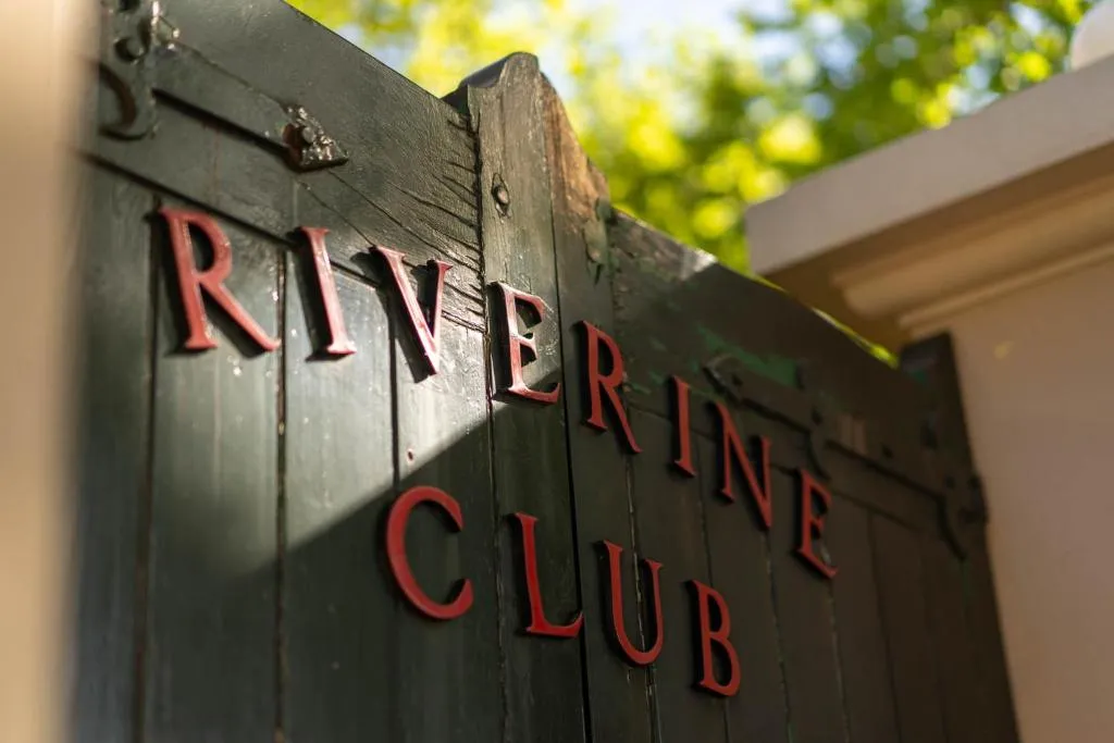 The Riverine Club，位于沃加沃加的酒店