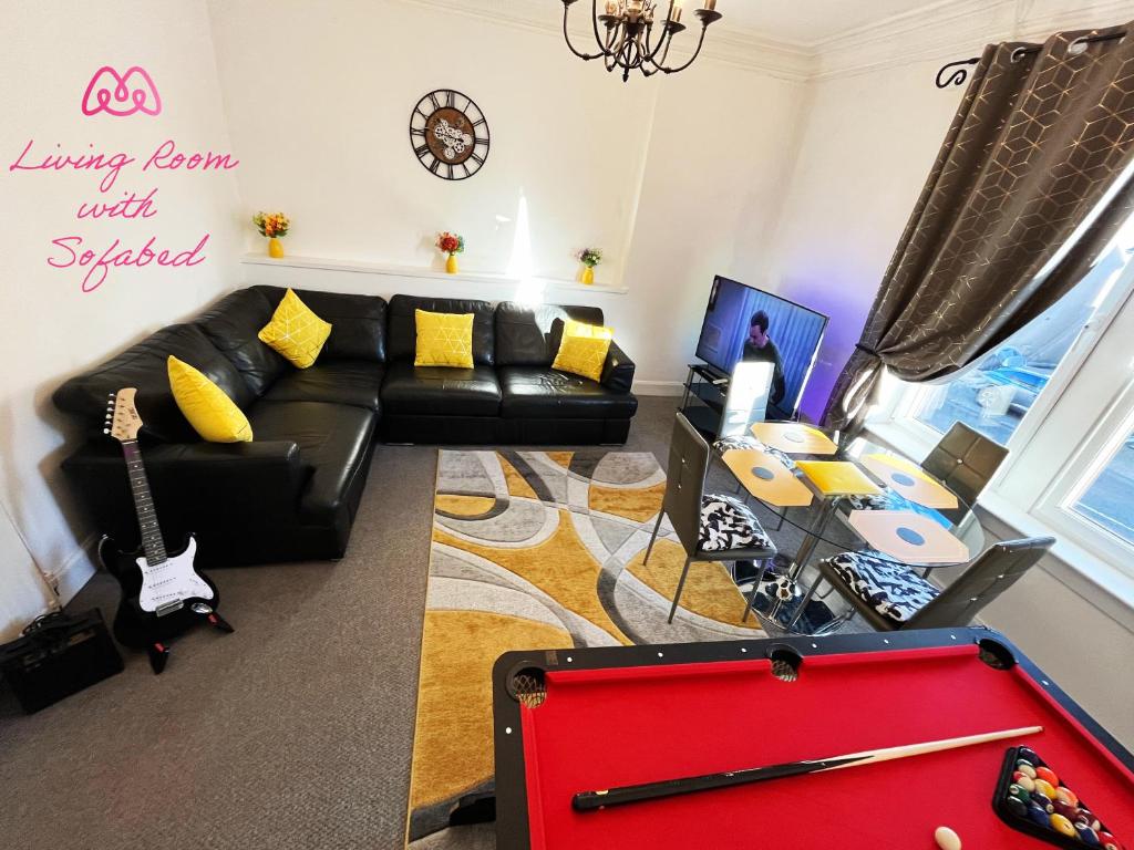 2 Bedrooms Entire Apartment Self Check in, Fife