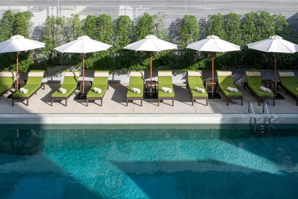 สระว่ายน้ำ