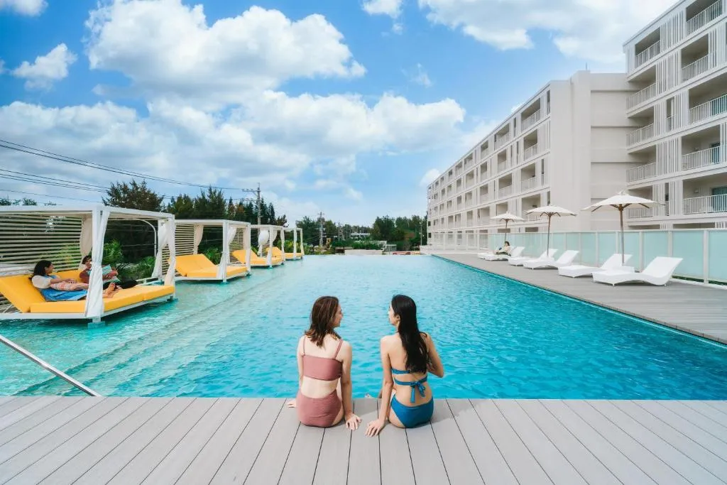 BEB5 Okinawa Seragaki by Hoshino Resorts, hotel in Onna