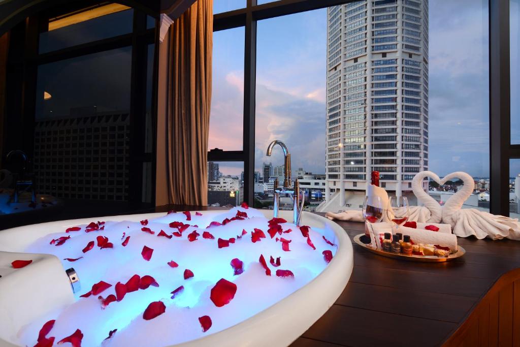 더 그라나이트 럭셔리 호텔 페낭 옥상 수영장