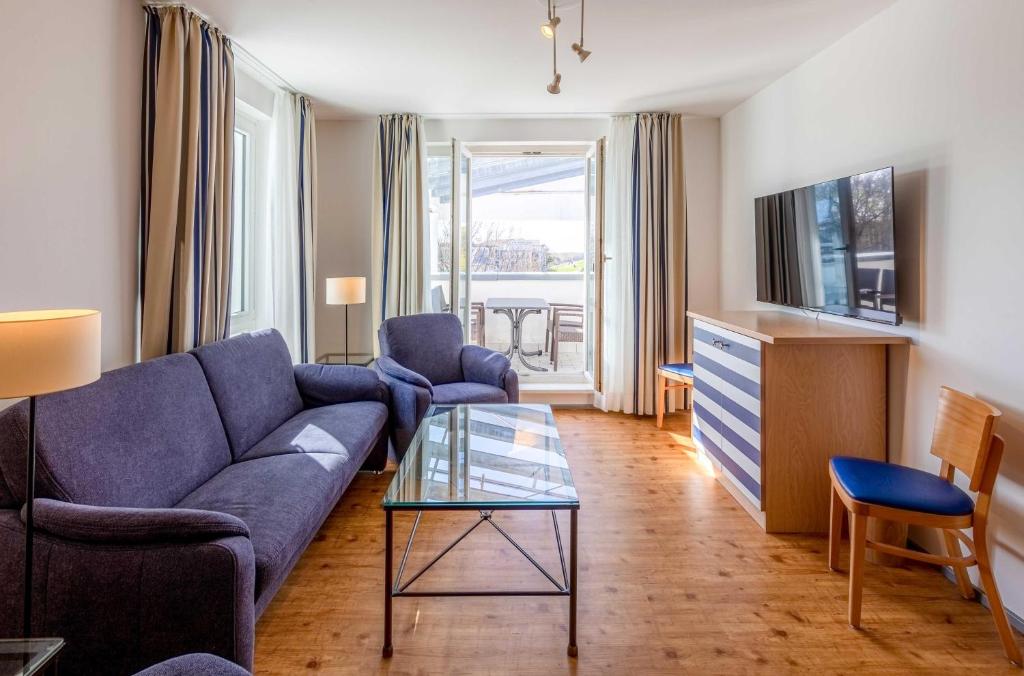 Albatros an der Seebrücke, Zingst