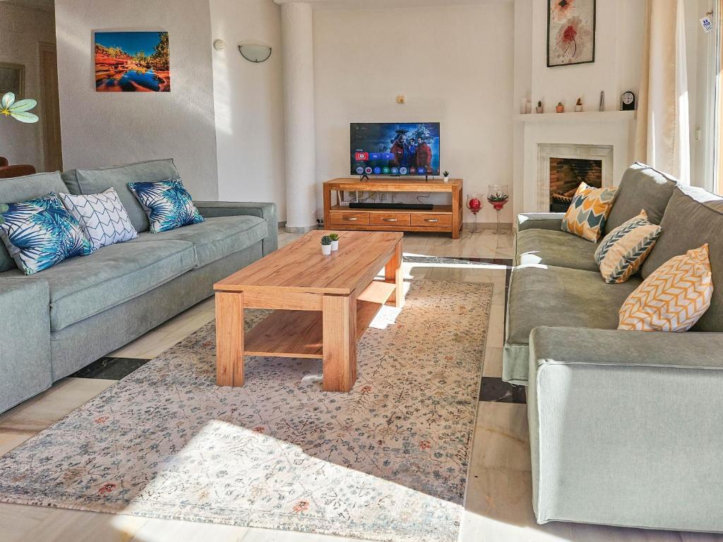 3 bedroom penthouse apartment in Calahonda - 2