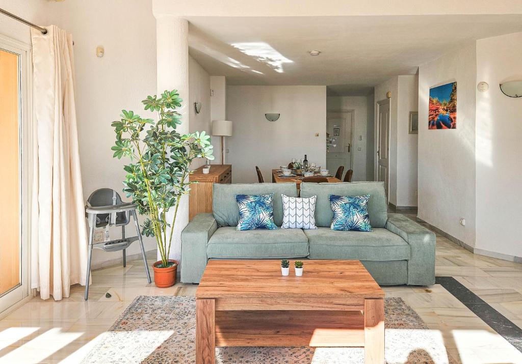 3 bedroom penthouse apartment in Calahonda - 4