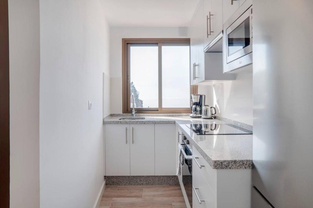 New apartment with stunning views - 4