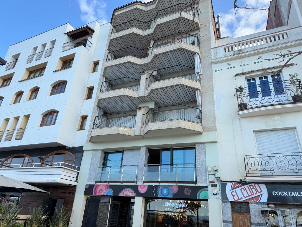 Agi Pi Sunyer Apartments - 2