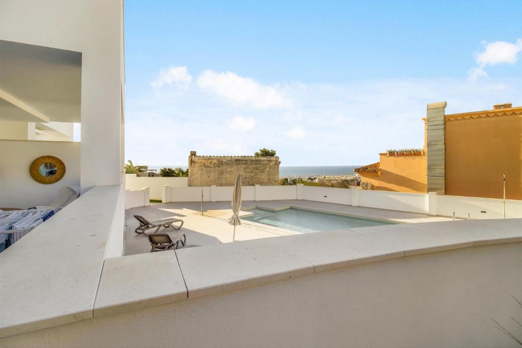 Terrace, Views, Pool and Garage Apartament in Nerja - 4